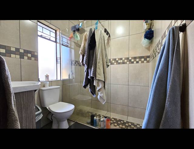 3 BEDROOM TOWNHOUSE FOR SALE IN MORELETA PARK